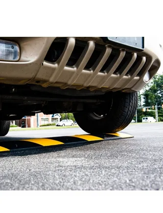 4\u0027 Reflective, Recycled Rubber Speed Bump w/5\" Lag Bolts \u0026 Anchors